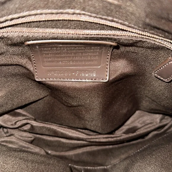 Authentic Coach purse - Picture 5 of 7